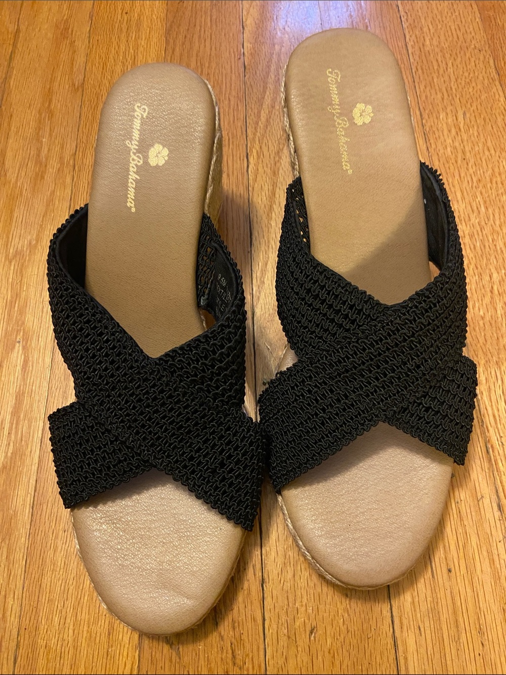 Tommy Bahama Black Crisscross Knit Slide Mules. Size 9.5
